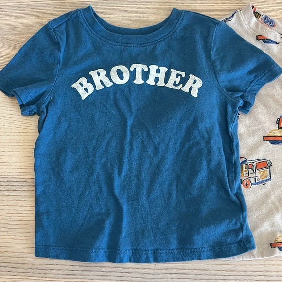 Old Navy bundle/lot - 3 short sleeve shirt - Picture 2 of 5